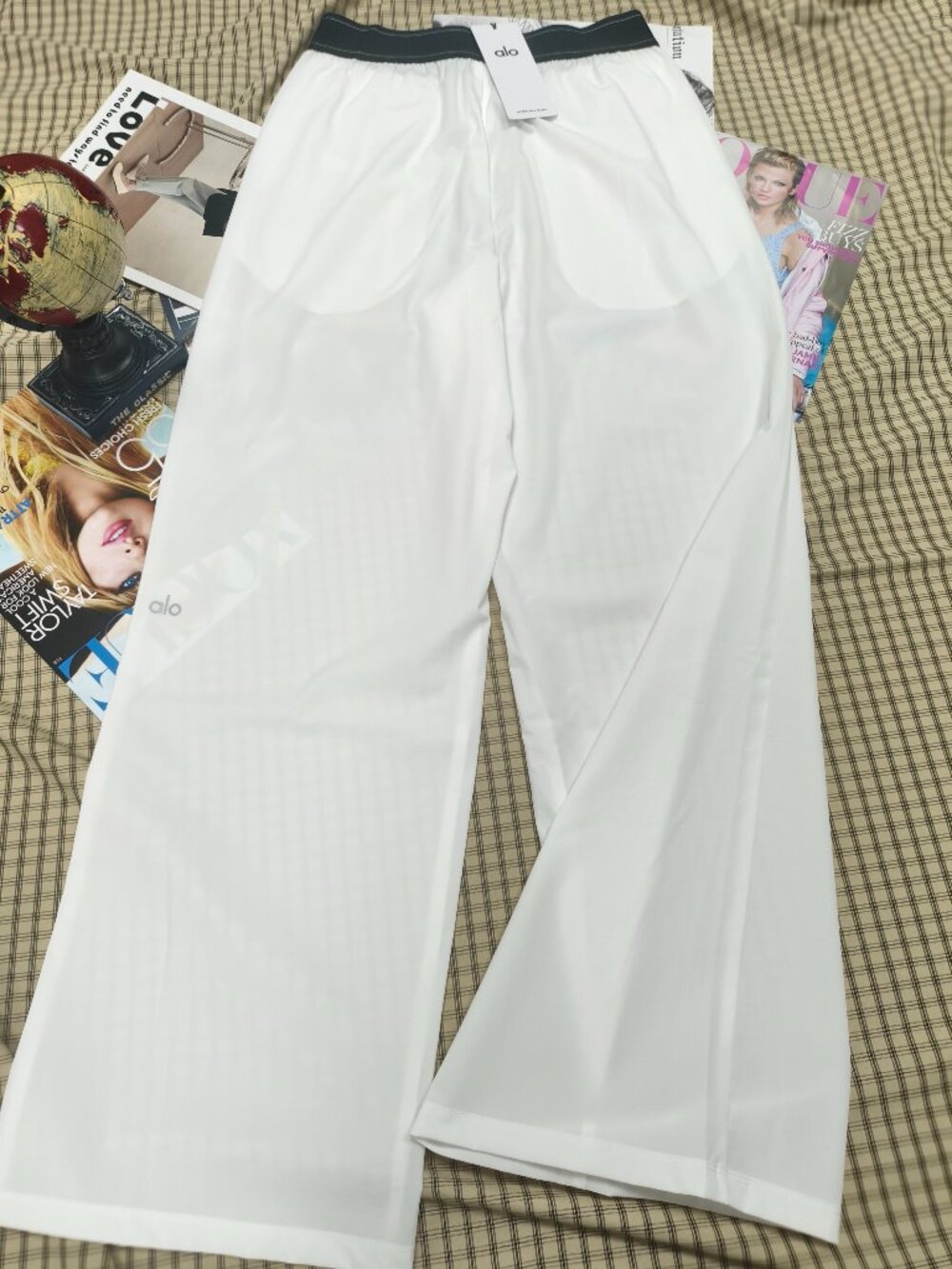 Regular Alo Yoga White/Black Suit Up Trouser NWT Comfortable Loose Fitπ΄π - Picture 6 of 7
